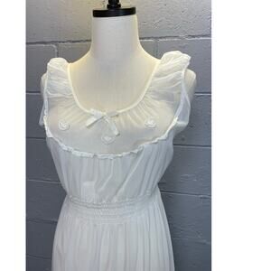 Vintage 1950s Sheer White Nylon NIghtgown Heart Applique Valentine Medium
